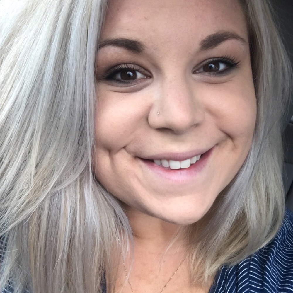 Meet your Posher, Emily